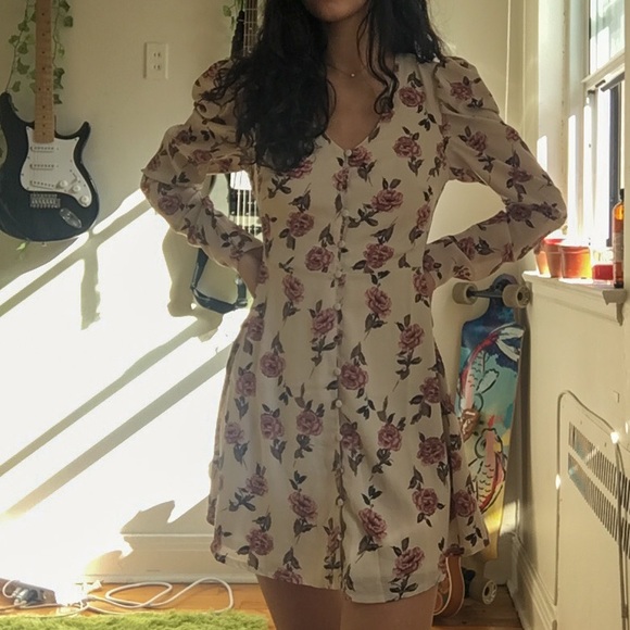 Missguided Floral Puff-Sleeve 40s Style Tea Dress - Picture 5 of 9